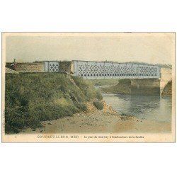 carte postale ancienne 14 COURSEULLES. Le Pont du Tramway 1904