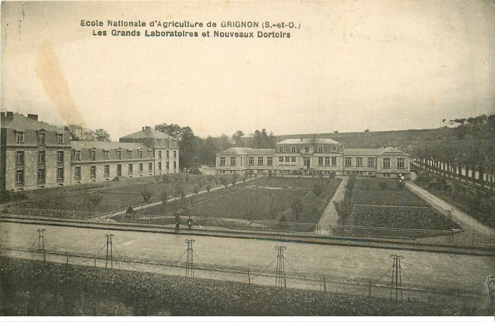 carte postale ancienne 78 GRIGNON. Ecole Nationale Agriculture. Laboratoires et Dortoirs