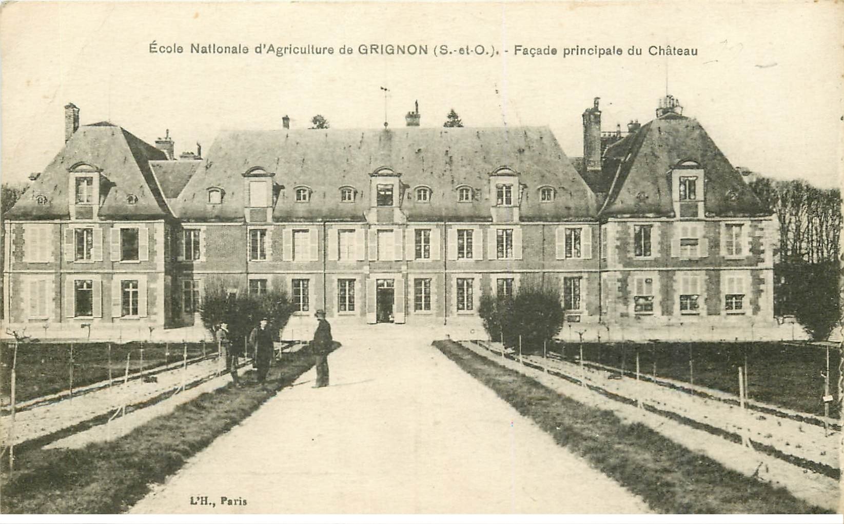 carte postale ancienne 78 GRIGNON. Ecole Nationale Agriculture. Animation Façade
