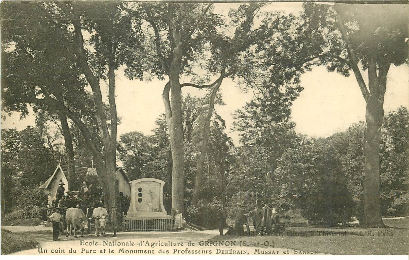 carte postale ancienne 78 GRIGNON. Ecole Nationale Agriculture. Monument Professeurs Dehérain et Sanson 1914 attelage Boeuf