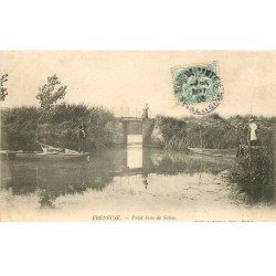 carte postale ancienne 78 FRENEUSE. Animation sur Petit Bras de la Seine 1905. Un peu molle..