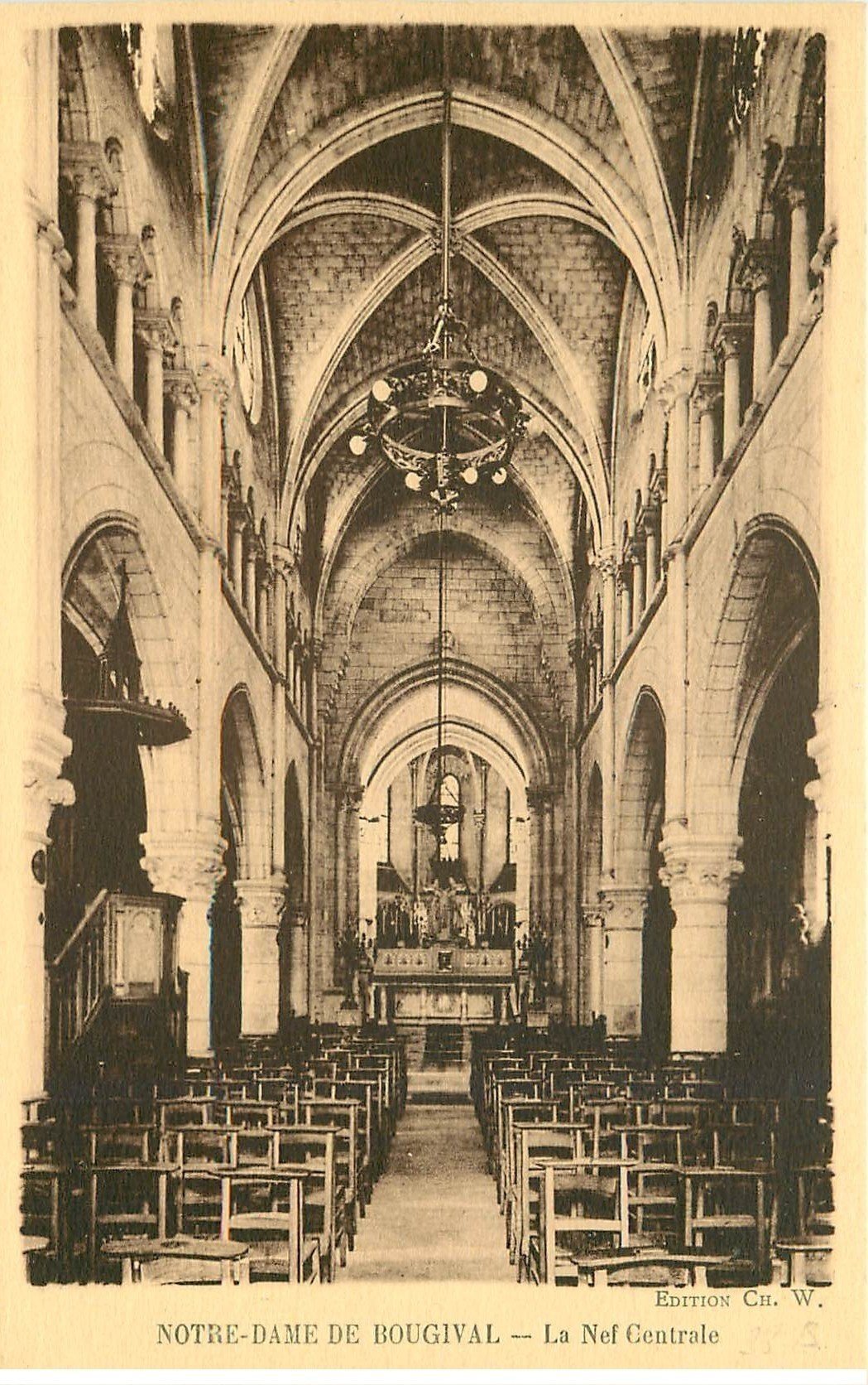 carte postale ancienne 78 BOUGIVAL. Nef de Notre-Dame