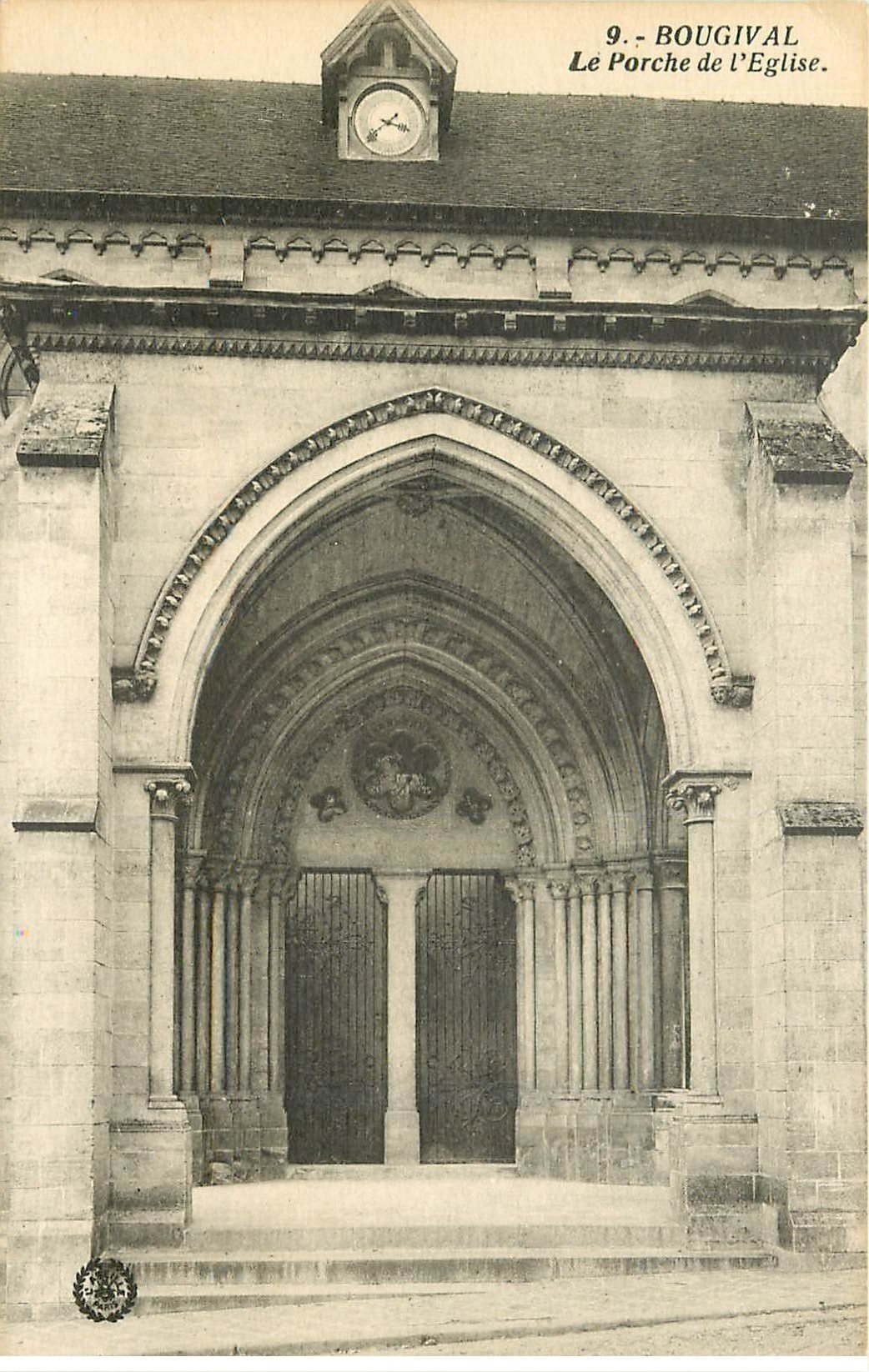 carte postale ancienne 78 BOUGIVAL. Porche de l'Eglise 1946