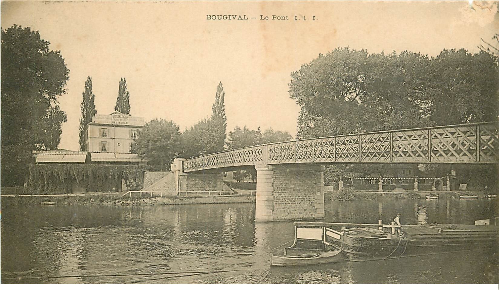 carte postale ancienne 78 BOUGIVAL. Péniche sous le Pont vers 1900. Défaut coin droit