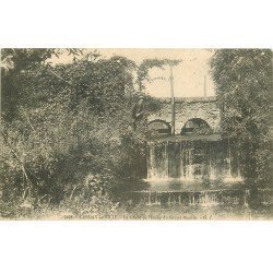 carte postale ancienne 78 CERNAY-LA-VILLE. Personnage chute Etang du Grand Moulin 1905. Timbre manquant