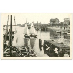 carte postale ancienne 14 COURSEULLES. Petit Voiliers au Port 1951