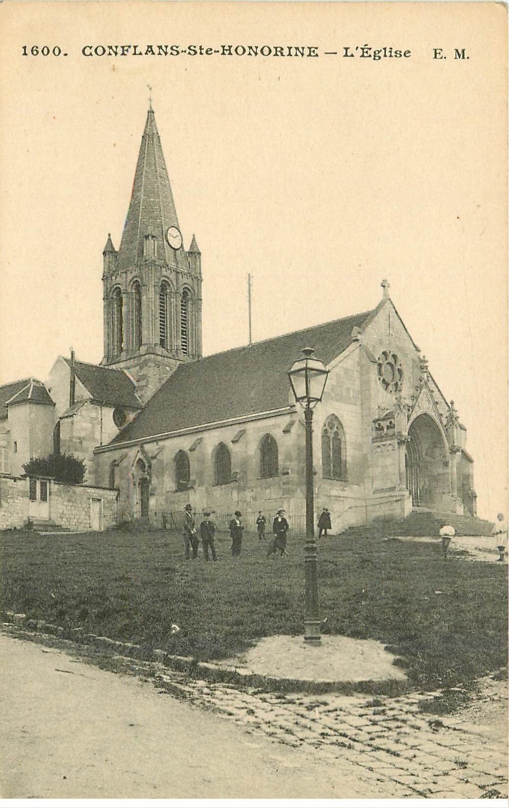 carte postale ancienne 78 CONFLANS-SAINTE-HONORINE. L'Eglise belle animation