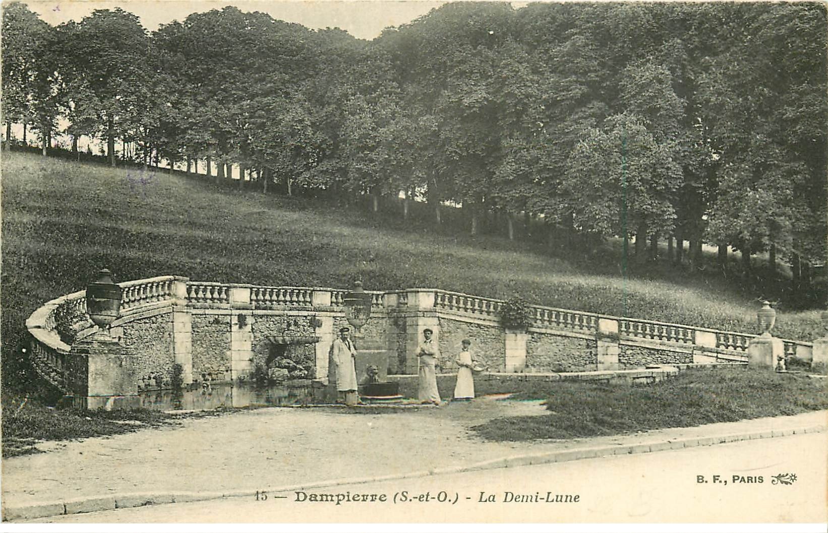 carte postale ancienne 78 DAMPIERRE. La Demi-Lune. Tampon médical Militaire 1916