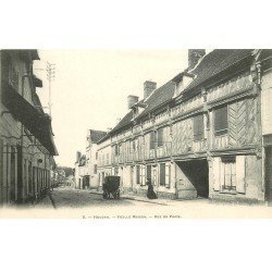 carte postale ancienne 78 HOUDAN. Rue de Paris vers 1900