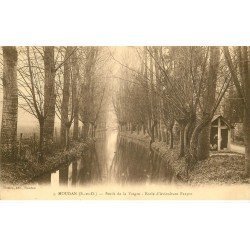 carte postale ancienne 78 HOUDAN. Ecole d'Aviculture Farjon bords de la Vesgre 1917