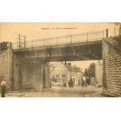 carte postale ancienne 78 JUZIERS. Pont du Chemin de Fer animation