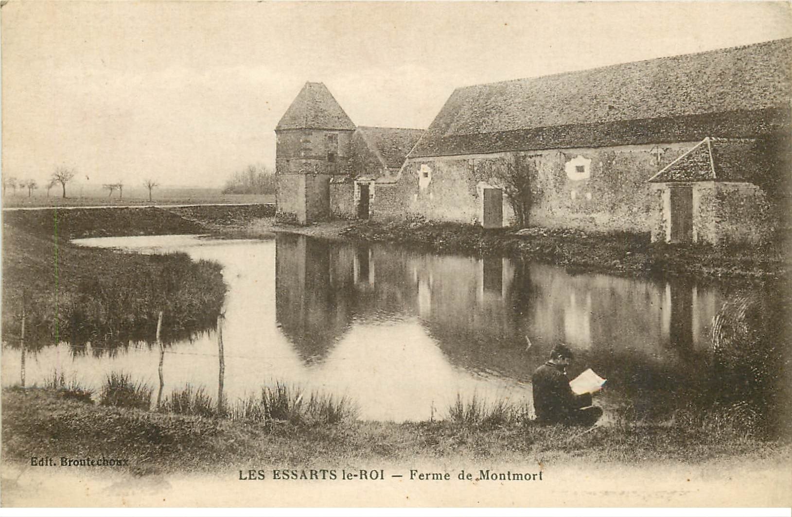 carte postale ancienne 78 LES ESSARTS-LE-ROI. Ferme de Montmort personnage lisant son journal 1927
