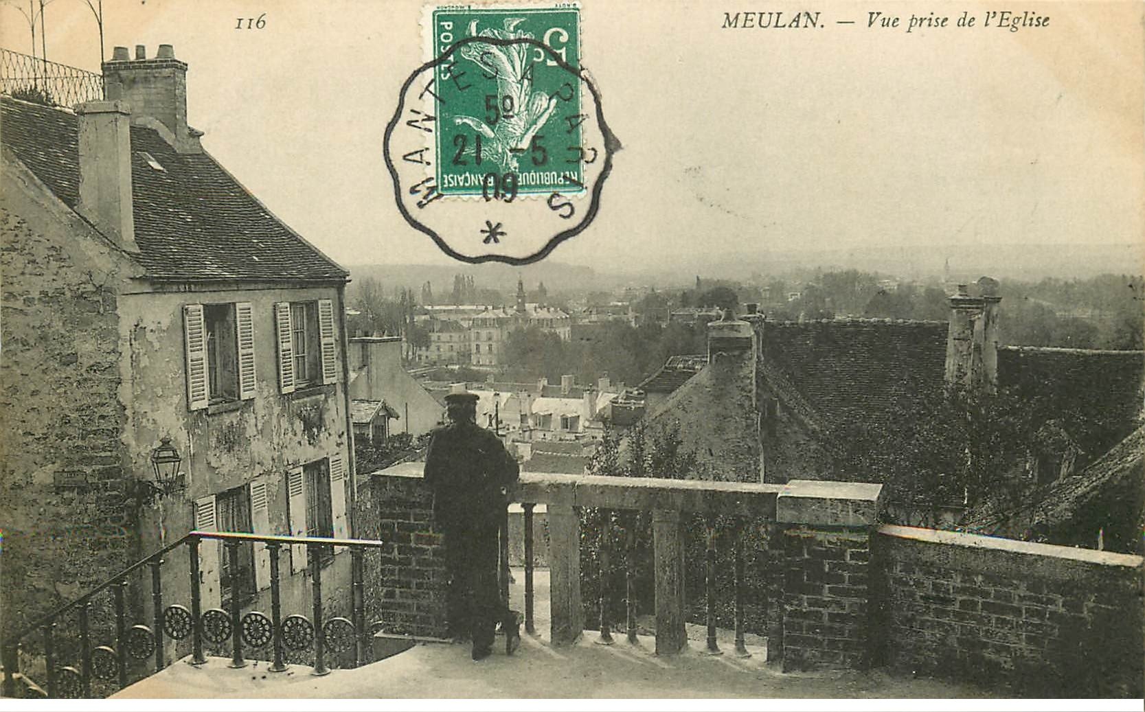 carte postale ancienne 78 MEULAN. Personnage regardant la Ville 1909 de l'Eglise