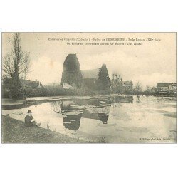 carte postale ancienne 14 CRIQUEBOEUF. L'Eglise 1905 et personnage assis