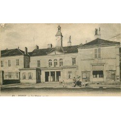 carte postale ancienne 78 POISSY. La Mairie animation