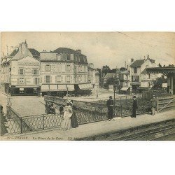 carte postale ancienne 78 POISSY. Place de la Gare. Pharmacie et Restaurant du Chemin de Fer