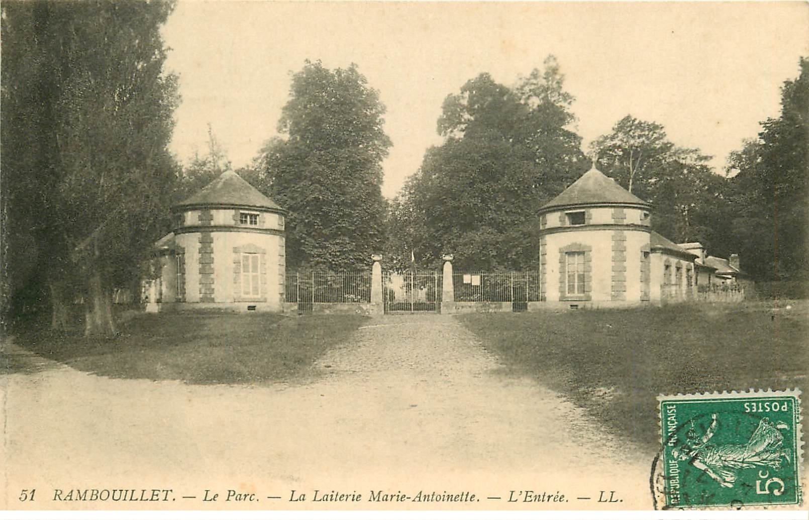 carte postale ancienne 78 RAMBOUILLET. La Laiterie de Marie-Antoinette 1910