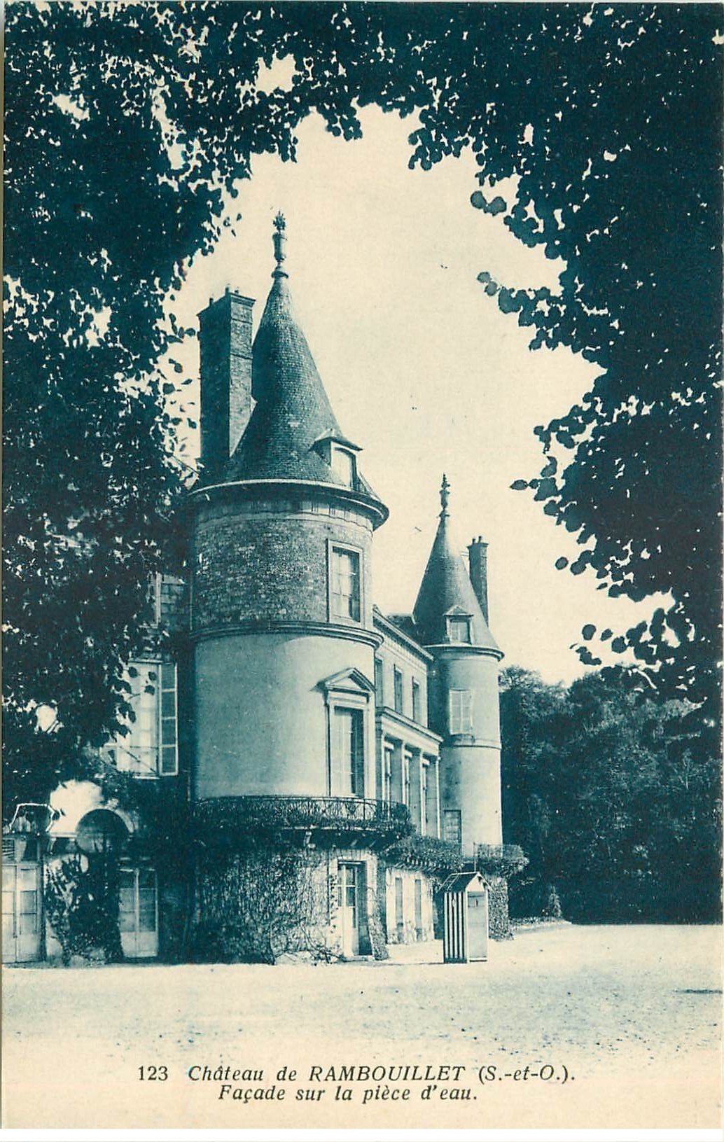 carte postale ancienne 78 RAMBOUILLET. Le Château façade sur pièce d'eau