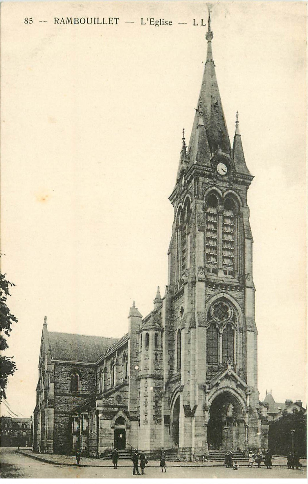carte postale ancienne 78 RAMBOUILLET. L'Eglise animée