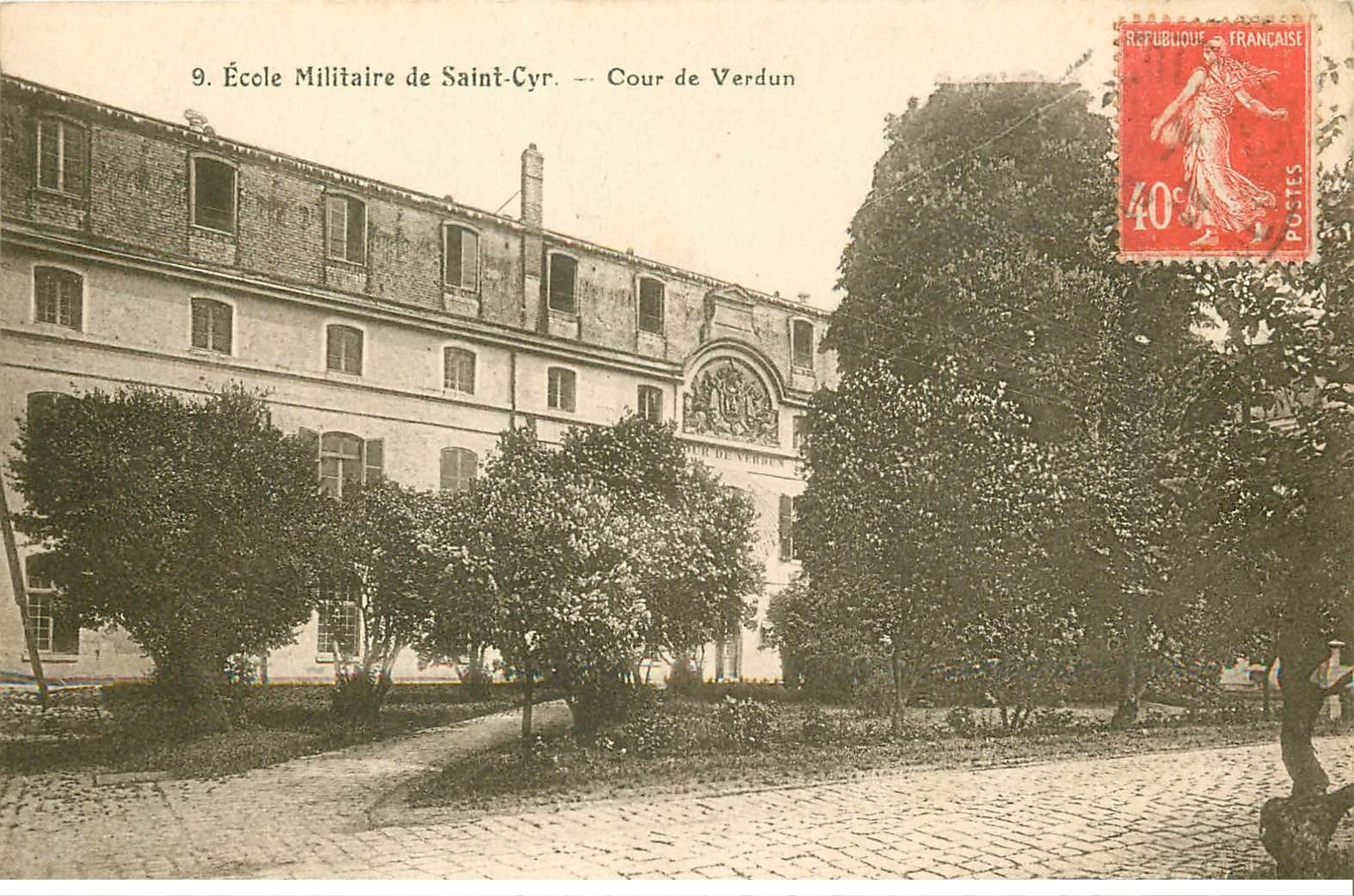 carte postale ancienne 78 ECOLE MILITAIRE DE SAINT-CYR. Cours de Verdun 1927