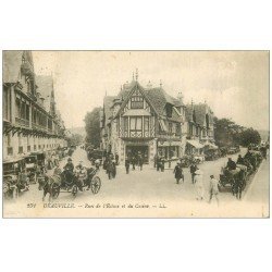 carte postale ancienne 14 DEAUVILLE. Fiacres et Voitures Taxi d'époque rues Ecluse et Casino 1921