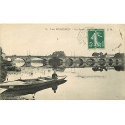 carte postale ancienne 78 LES MUREAUX. Le Pont avec gamin en barque