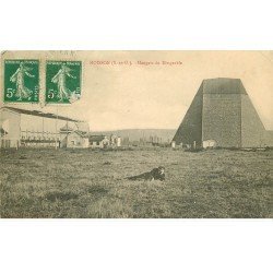 carte postale ancienne 78 MOISSON. Hangars du Dirigeable. Aérodrome et Ballon