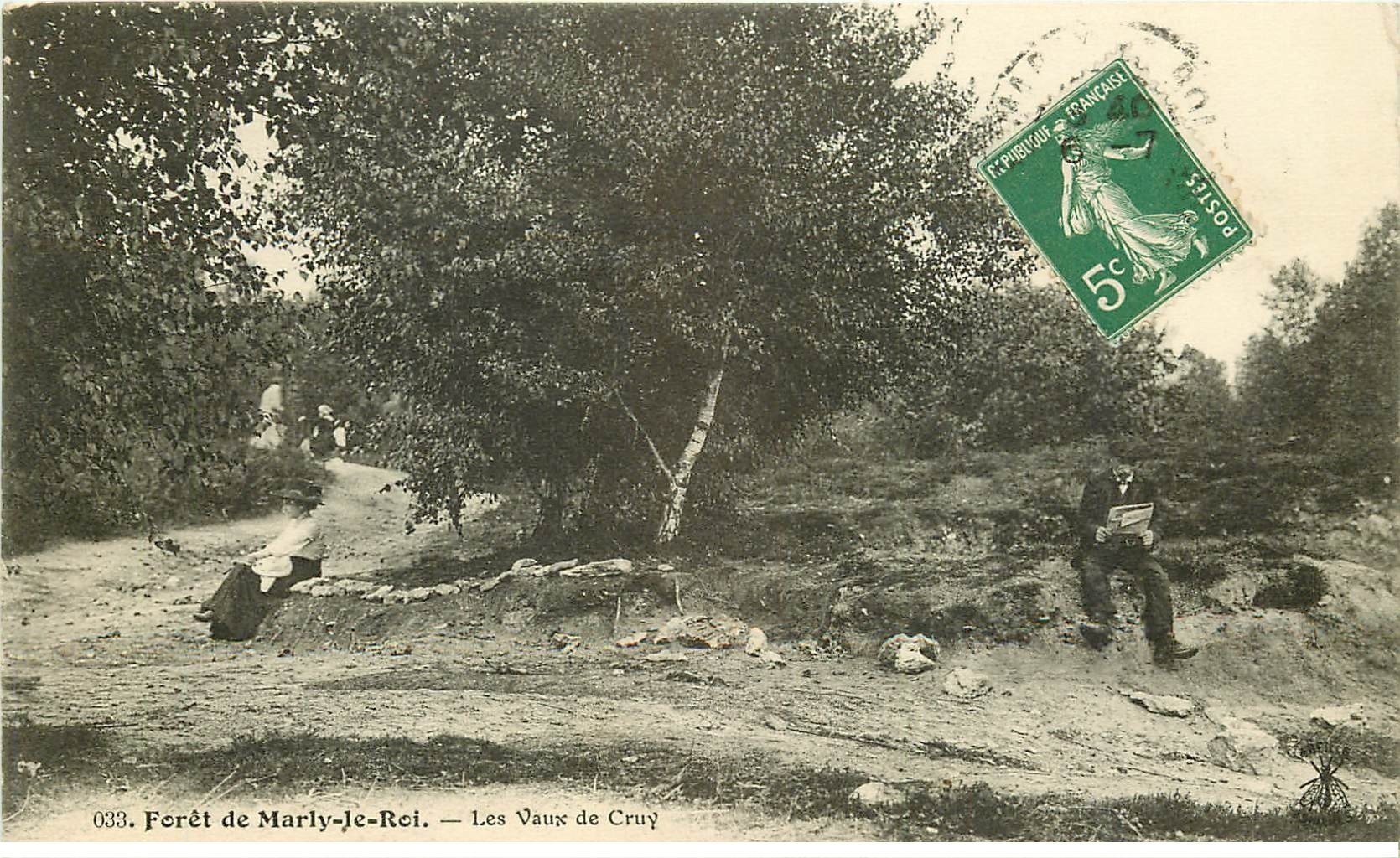 carte postale ancienne 78 MARLY-LE-ROI. La lecture du Journal les Vaux de Cruy