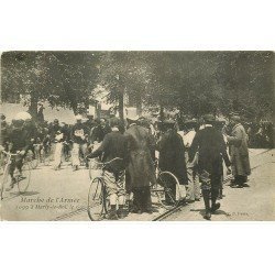 carte postale ancienne 78 MARLY-LE-ROI. Marche de l'Armée. Un trou de clou vers bord supérieur...