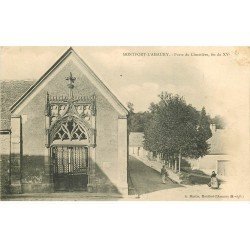 carte postale ancienne 78 MONTFORT-L'AMAURY. Porte du Cimetière animation