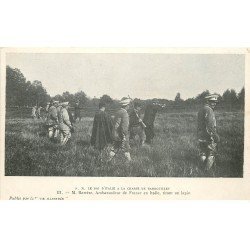 carte postale ancienne 78 RAMBOUILLET. Roi d'Italie à la Chasse. Barrère tirant un Lapin