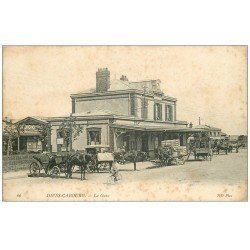 carte postale ancienne 14 DIVES. La Gare Diligence du Grand Hôtel 1907