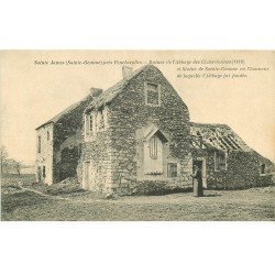 carte postale ancienne 78 SAINTE JAMES. Ruines Abbaye Cisteriennes et Statue de Sainte-Gemme. Curé en prière