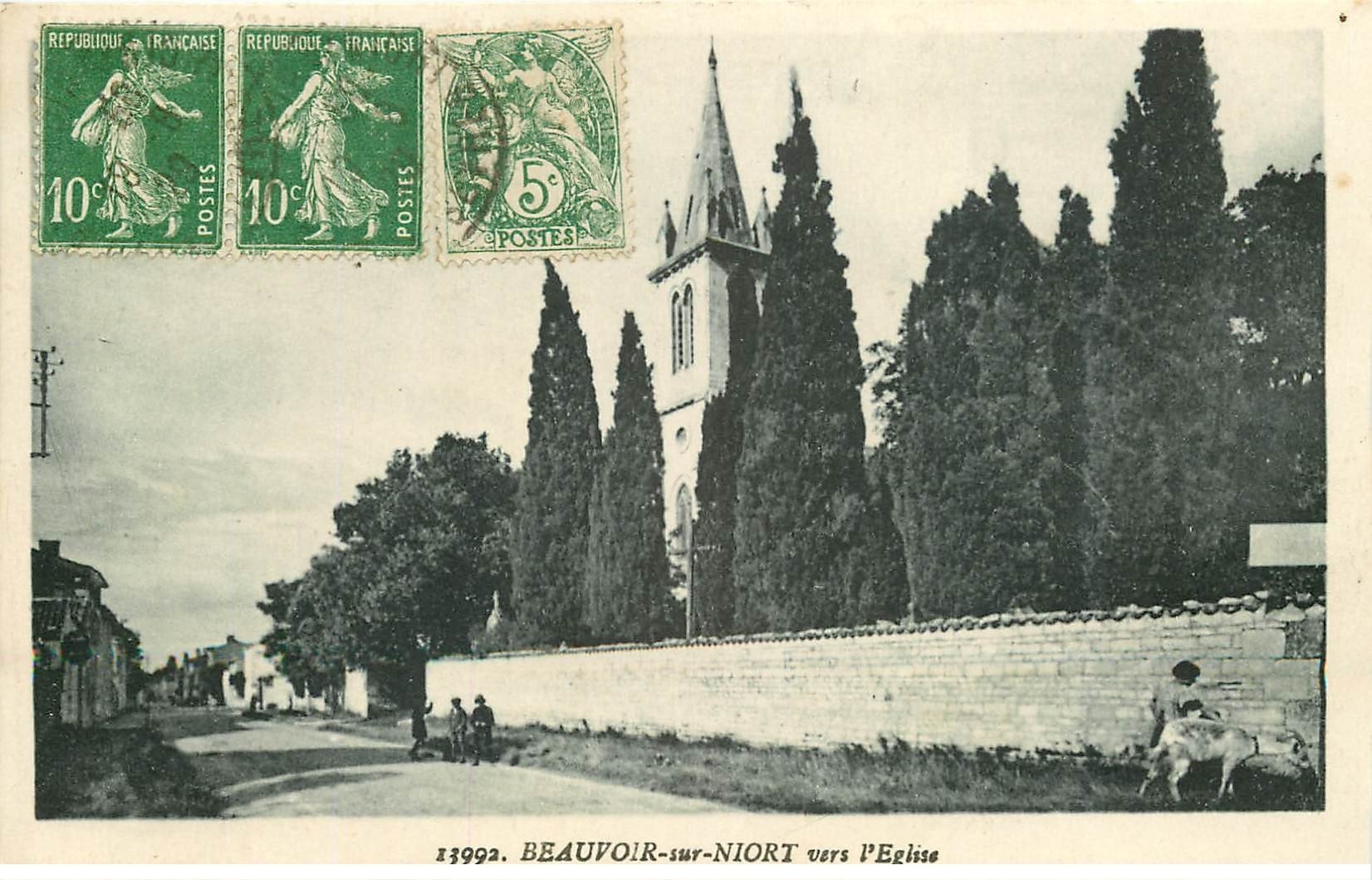carte postale ancienne 79 BEAUVOIR-SUR-NIORT. Chevrier et Chèvre 1929