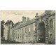 carte postale ancienne 14 ENGLESQUEVILLE-LA-PERCEE. Façade du Château 1925 avec personnage