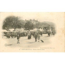 carte postale ancienne 79 LEZAY. Le Marché Place aux Halles 1904