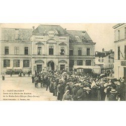 carte postale ancienne 79 LA MOTHE-SAINT-HERAY. Sortie de la Mairie des Rosières 1904