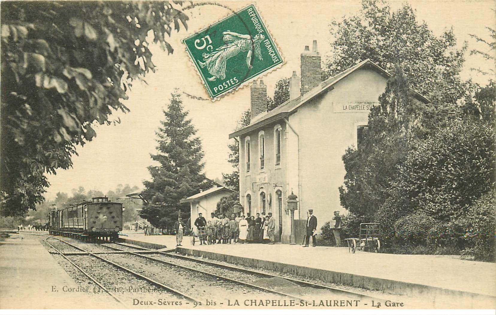 carte postale ancienne 79 LA CHAPELLE-SAINT-LAURENT. La Gare