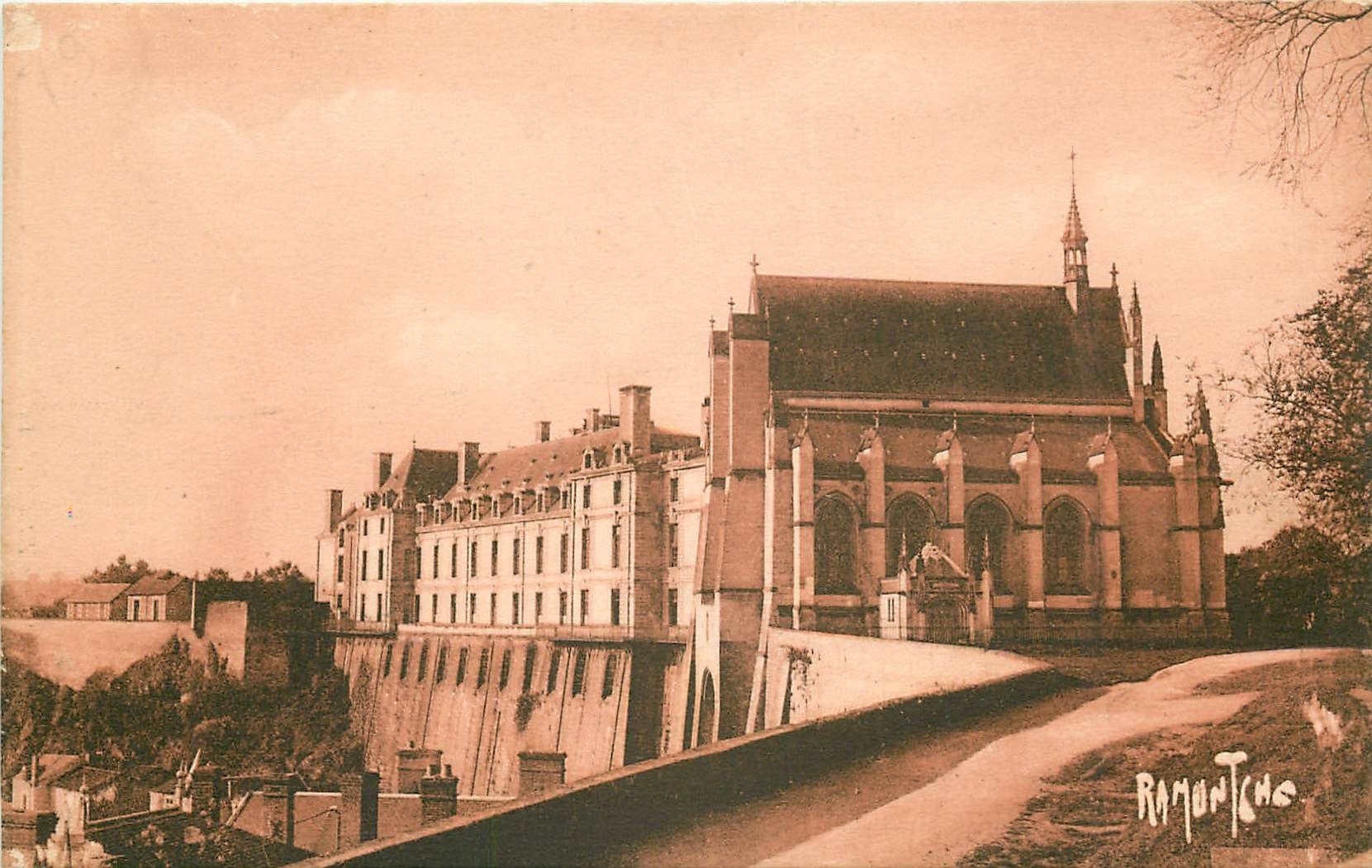 carte postale ancienne 79 THOUARS. Château bâti par Marie de la Tour
