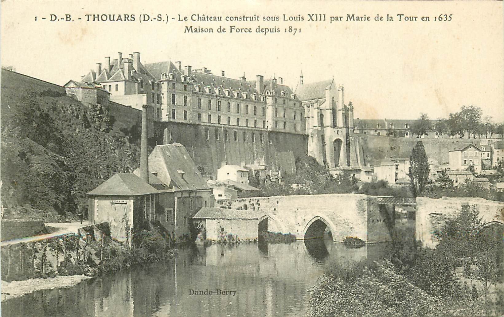 carte postale ancienne 79 THOUARS. Le Château Maison de Force 1916