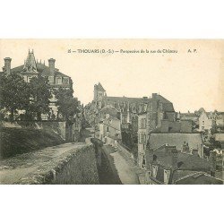 carte postale ancienne 79 THOUARS. Perspective de la Rue du Château
