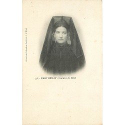 carte postale ancienne 79 PARTHENAY. Costume de Deuil vers 1900