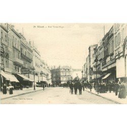 carte postale ancienne 79 NIORT. Rue Victor-Hugo animée