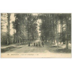 14 HONFLEUR. Cours de la République 1916 animation