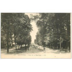 carte postale ancienne 14 HONFLEUR. Cours de la République animation