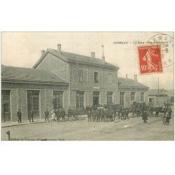 carte postale ancienne 81 CARMAUX. La Gare 1911 fiacres et diligence de la Poste