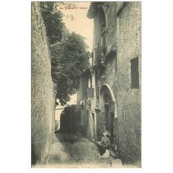 carte postale ancienne 81 CASTRES. La Maison des Couturiers. Femme assise cousant