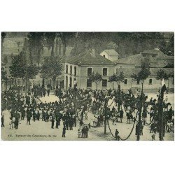 carte postale ancienne 81 CASTRES. Retour du Concours de tir. Carte papier glace 1907 (dictionnaire)