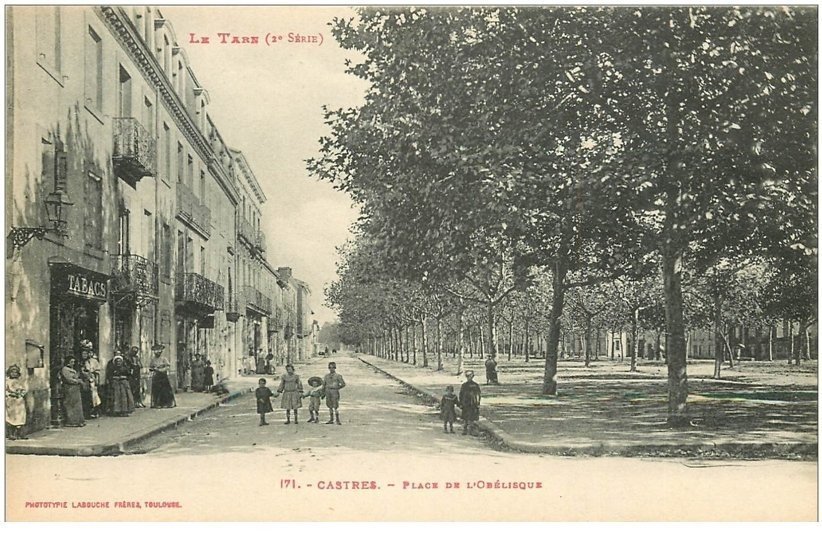carte postale ancienne 81 CASTRES. Tabacs Place de l'Obélisque