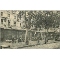 carte postale ancienne 81 LABRUGUIERE. Grand Café Boulevard de la République